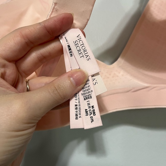 Victorias Secret T shirt push up comfort bra size medium in purest pink NWT - Picture 5 of 8